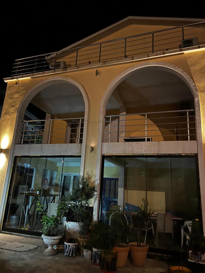 In Villa Guesthouse Sutomore Bagian luar foto