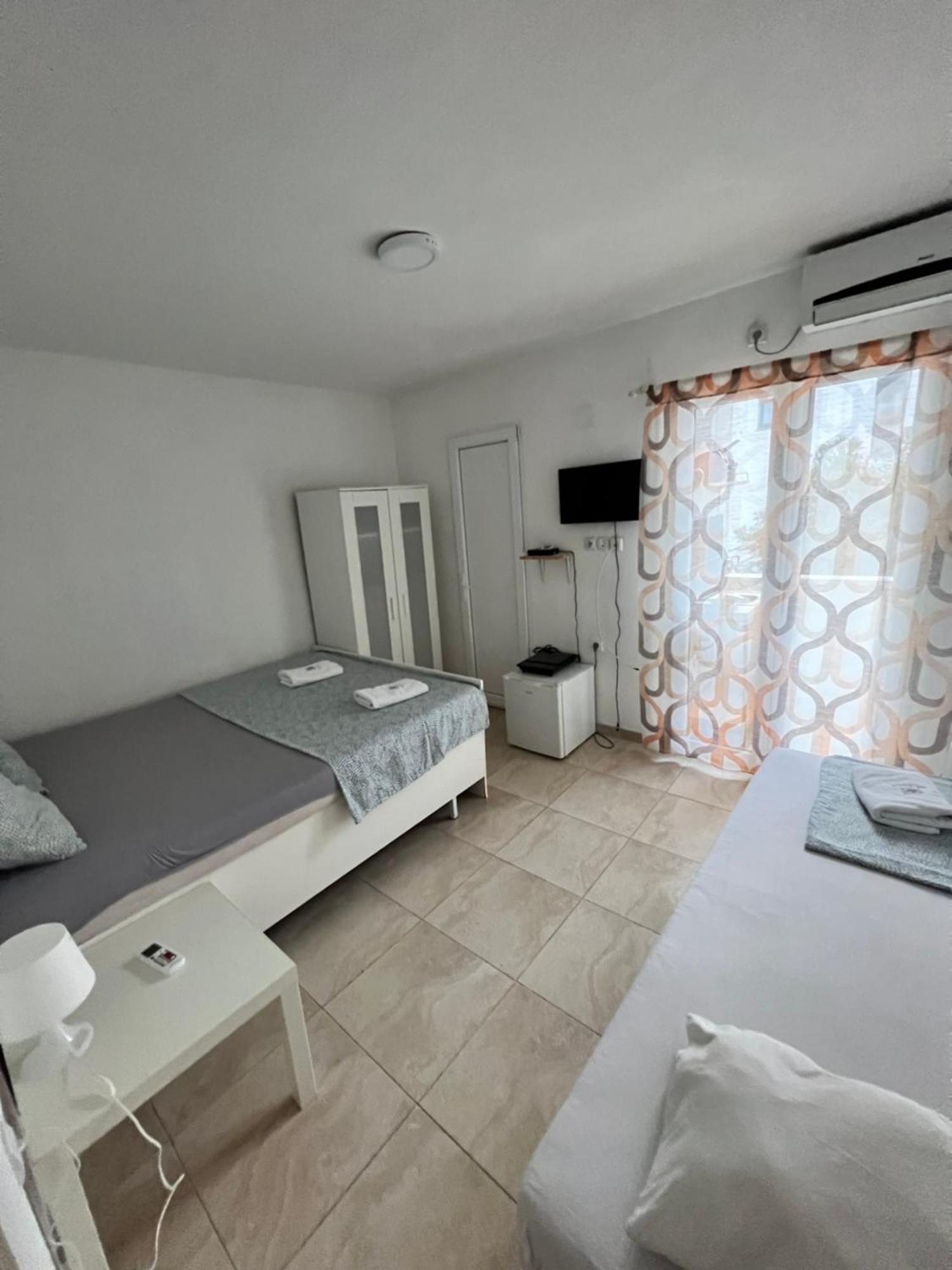 In Villa Guesthouse Sutomore Bagian luar foto