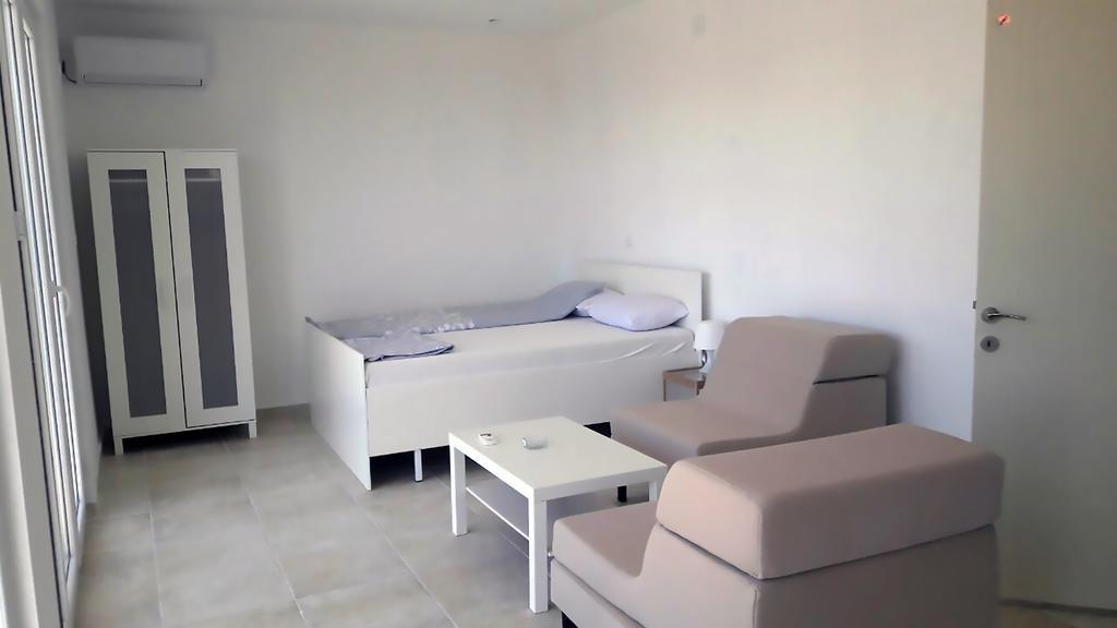 In Villa Guesthouse Sutomore Bagian luar foto