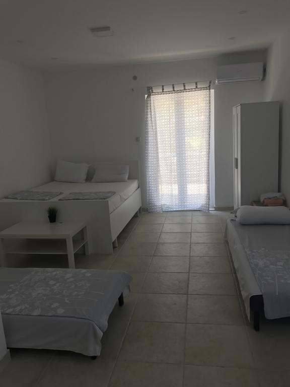 In Villa Guesthouse Sutomore Bagian luar foto